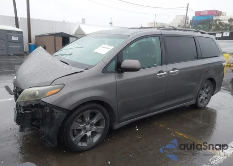 2015 Toyota Sienna Se 8 Passenger из США, поврежденный, VIN 5TDXK3DC1FS636687